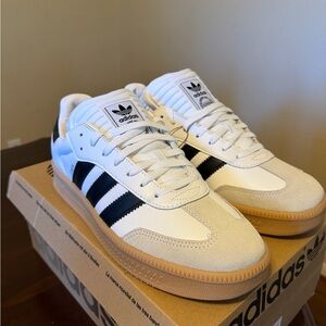 Adidas Sambas Men's White and Black Sneakers NEW SZ 11.5